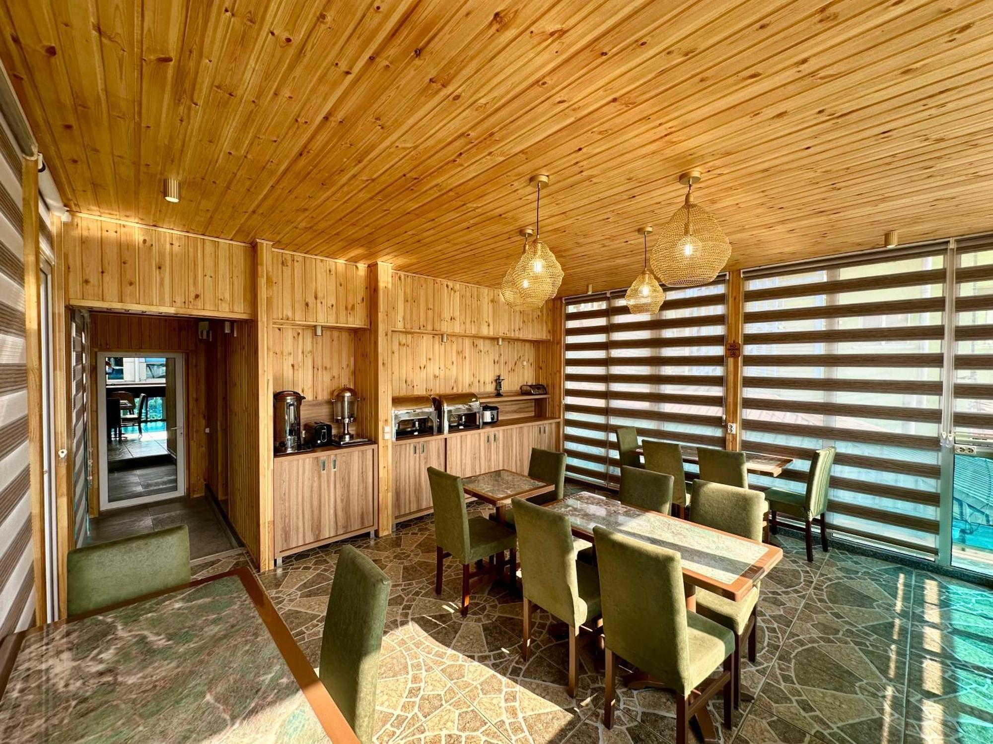 Hotel Park Batumi Exterior photo