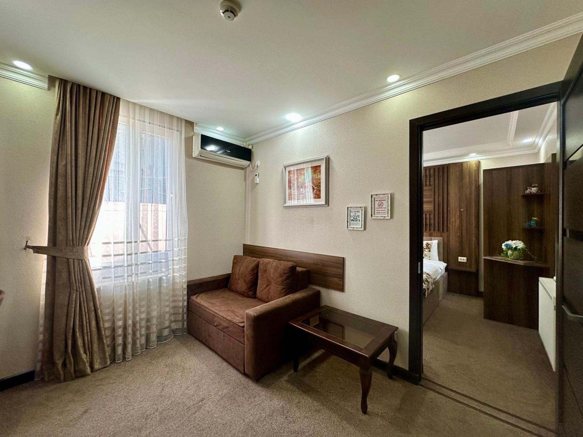 Hotel Park Batumi Exterior photo
