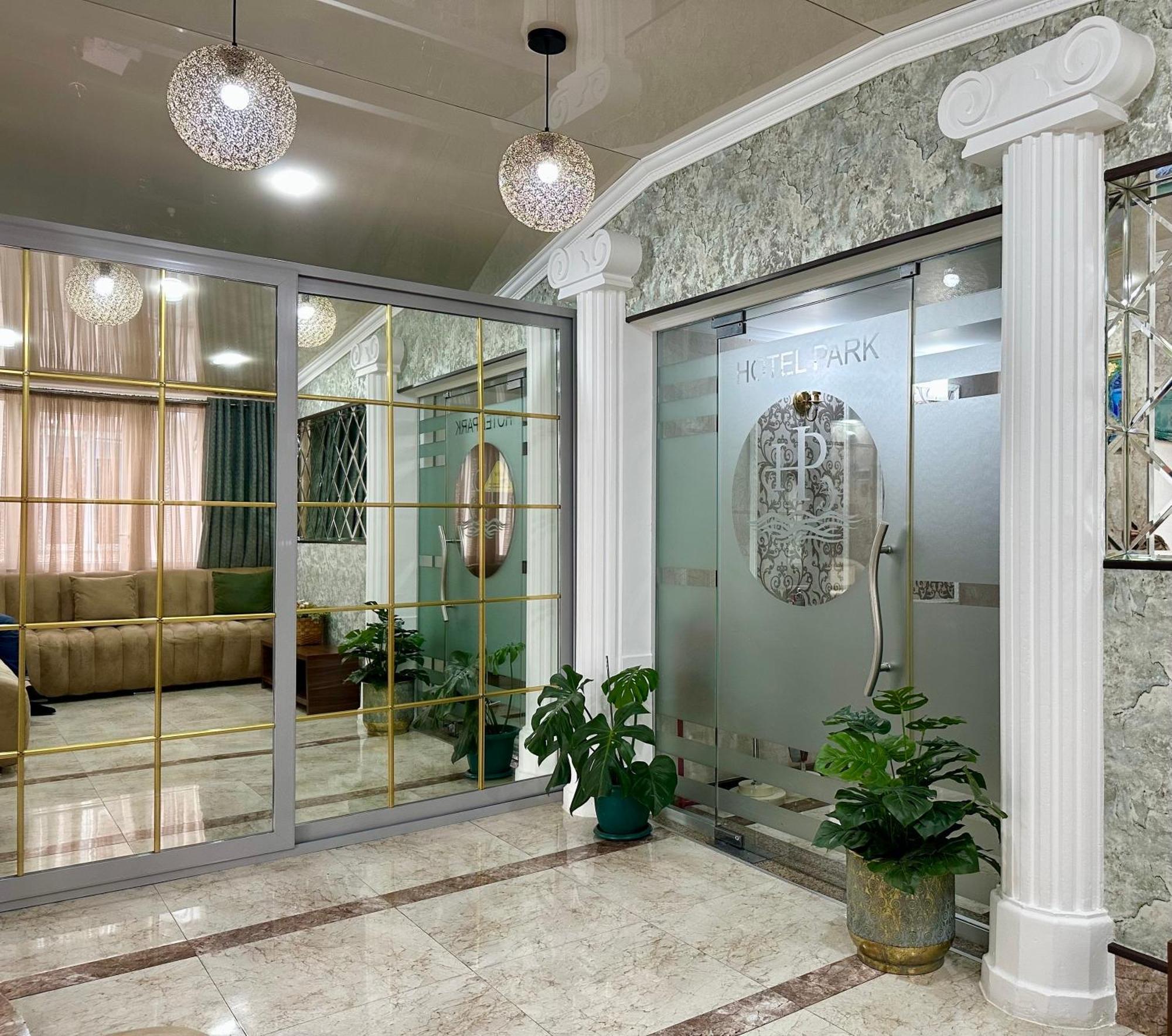 Hotel Park Batumi Exterior photo