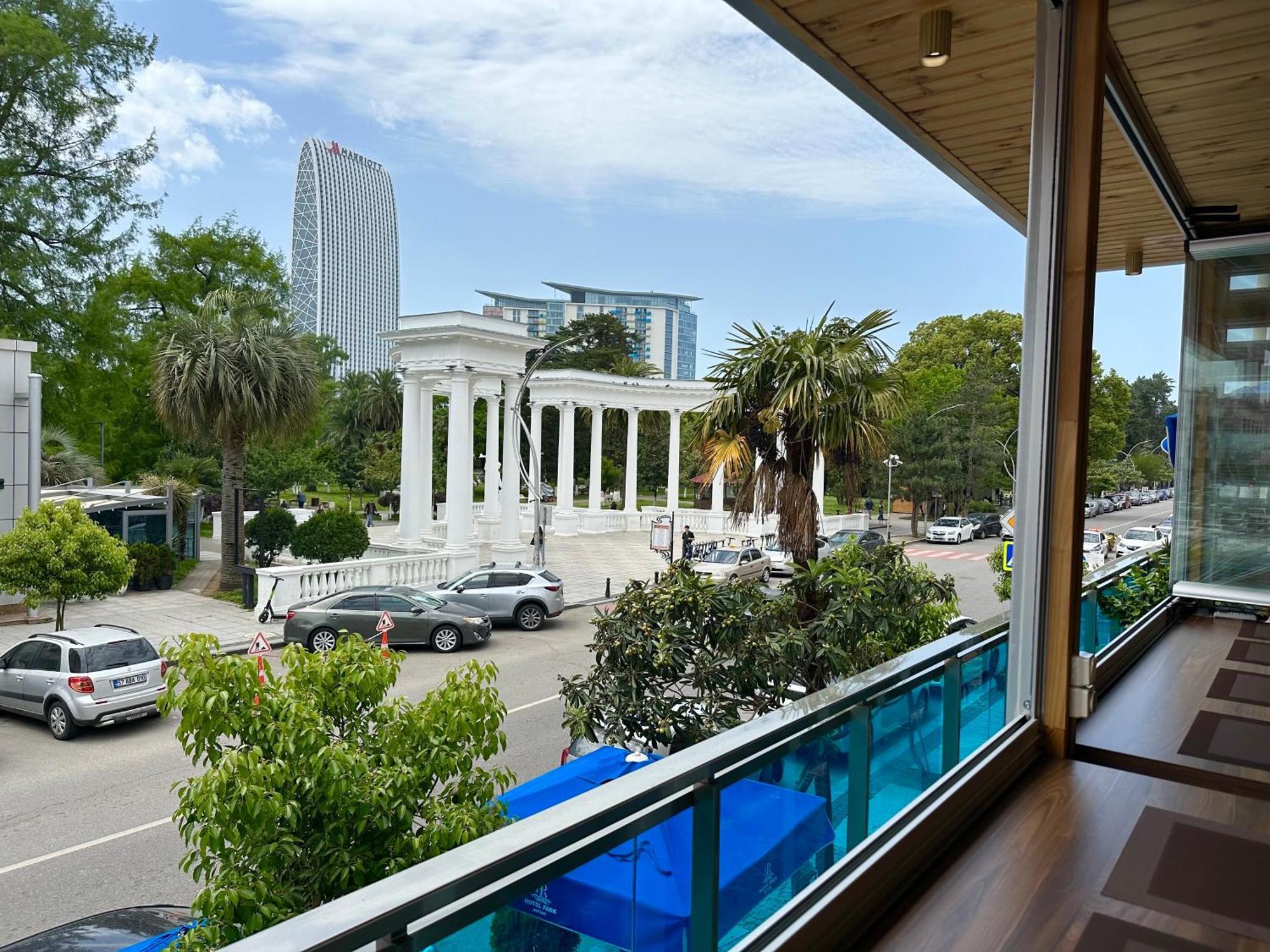 Hotel Park Batumi Exterior photo